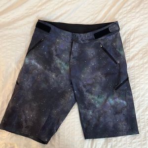 Sz M women’s MTB shorts